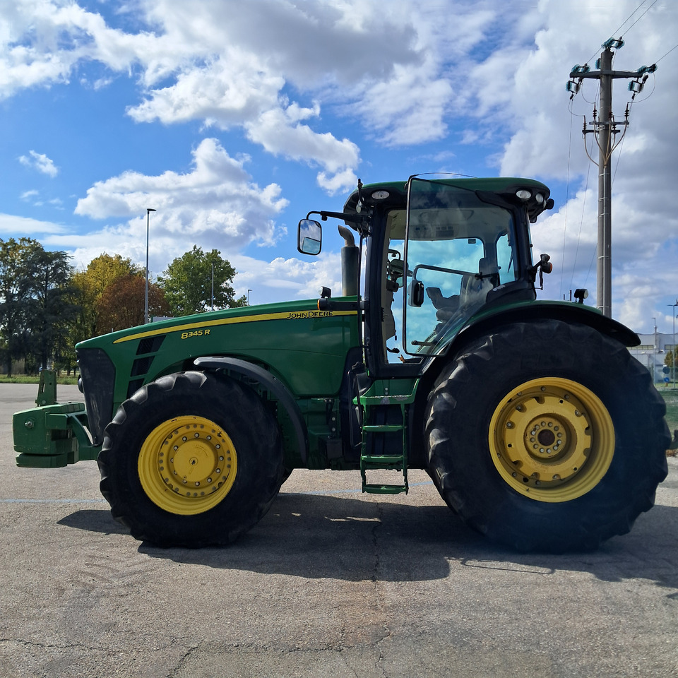 JOHN DEERE 8345 R - Farm tractor: picture 2 JOHN DEERE 8345 R - Farm tractor: picture 2