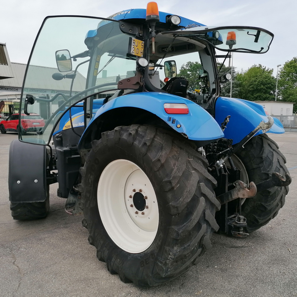 NEW HOLLAND 6090 - Farm tractor: picture 5 NEW HOLLAND 6090 - Farm tractor: picture 5