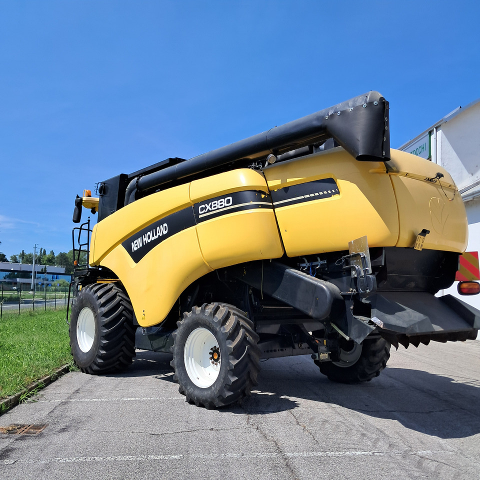 NEW HOLLAND CX880 - Combine harvester: picture 3 NEW HOLLAND CX880 - Combine harvester: picture 3