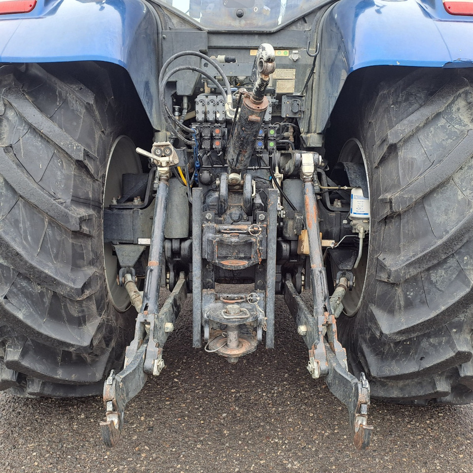 Farm tractor NEW HOLLAND T7.270 BLUEPOWER: picture 10