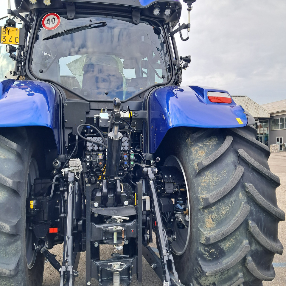 NEW HOLLAND T7 270 - Farm tractor: picture 4 NEW HOLLAND T7 270 - Farm tractor: picture 4