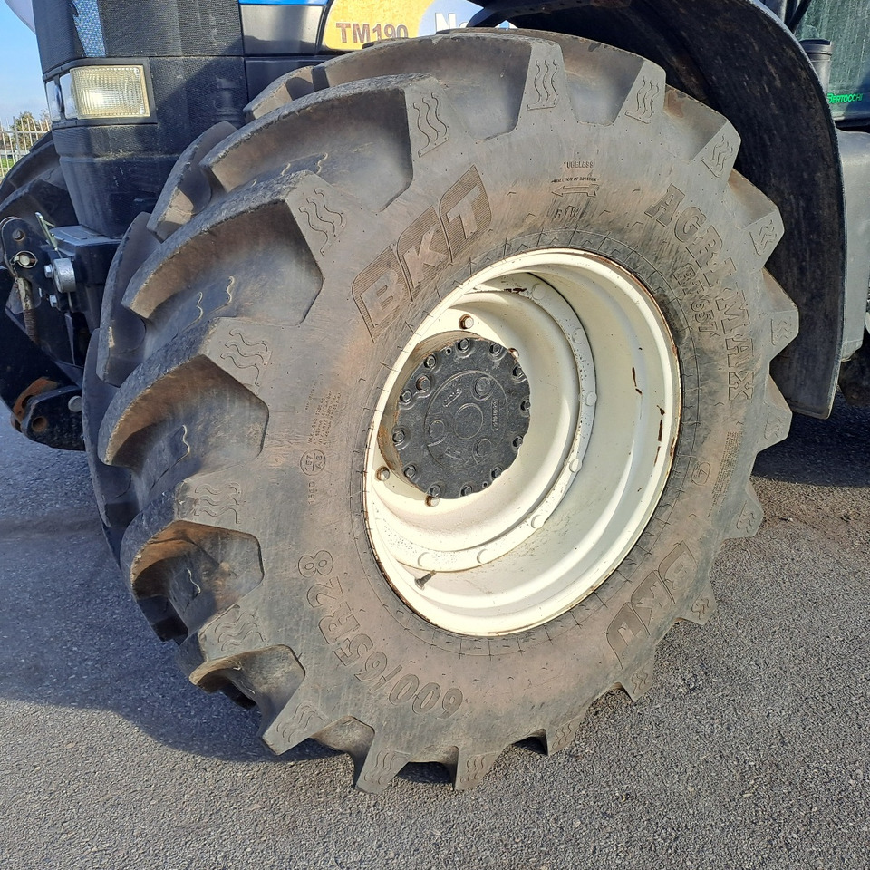 Farm tractor NEW HOLLAND TM 190: picture 11 Farm tractor NEW HOLLAND TM 190: picture 11