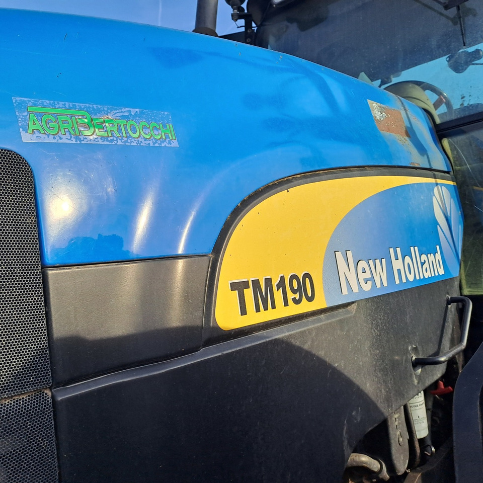 Farm tractor NEW HOLLAND TM 190: picture 13 Farm tractor NEW HOLLAND TM 190: picture 13