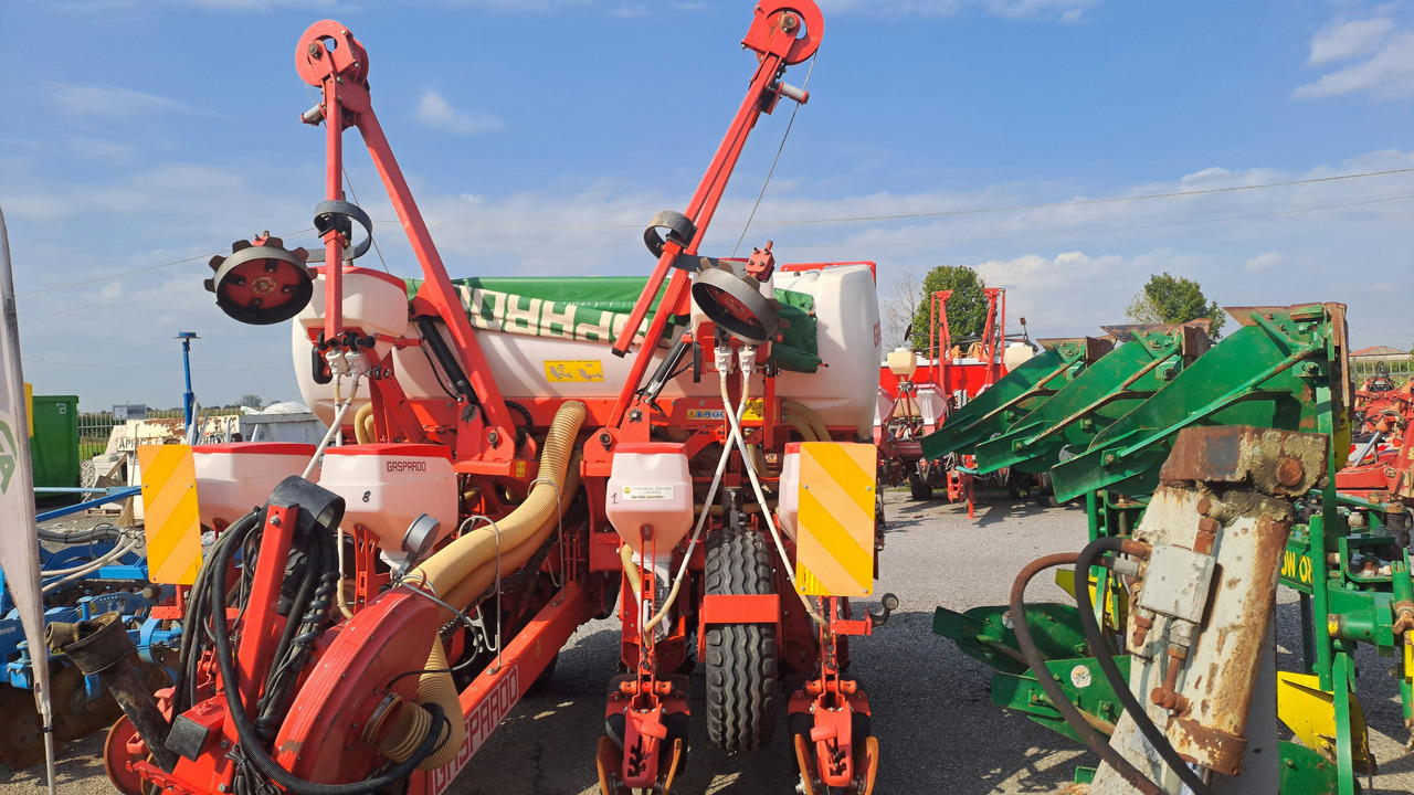 SEMINATRICE DI PRECISIONE GASPARDO RENATA 8 ROWS - Precision sowing machine: picture 2 SEMINATRICE DI PRECISIONE GASPARDO RENATA 8 ROWS - Precision sowing machine: picture 2