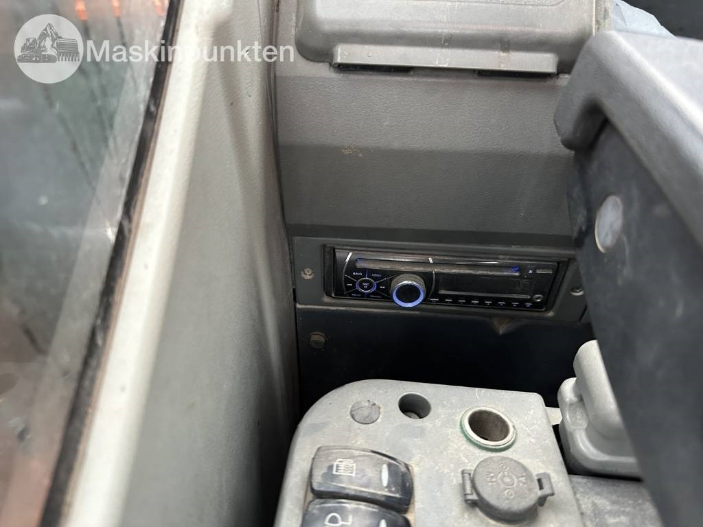 Wheel excavator Doosan DX 140 W med vagn och redskap: picture 24 Wheel excavator Doosan DX 140 W med vagn och redskap: picture 24