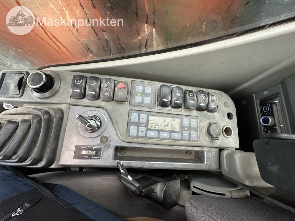 Wheel excavator Doosan DX 140 W med vagn och redskap: picture 22 Wheel excavator Doosan DX 140 W med vagn och redskap: picture 22