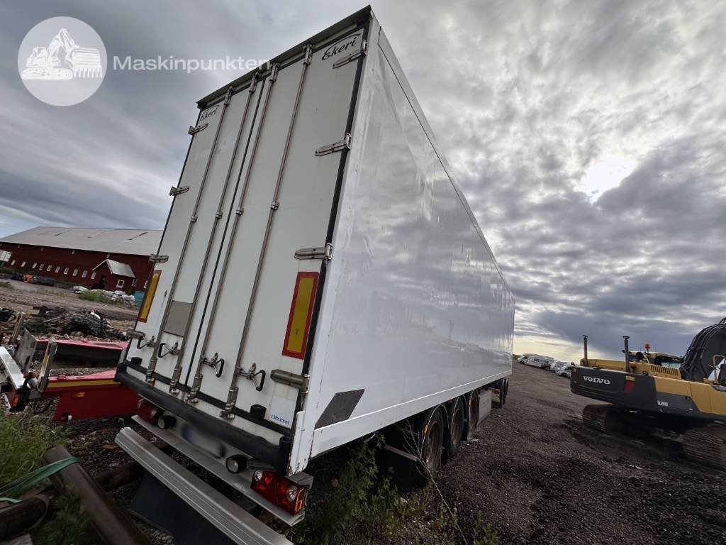 Ekeri T 3 + Krone Dolly - Closed box semi-trailer: picture 4 Ekeri T 3 + Krone Dolly - Closed box semi-trailer: picture 4