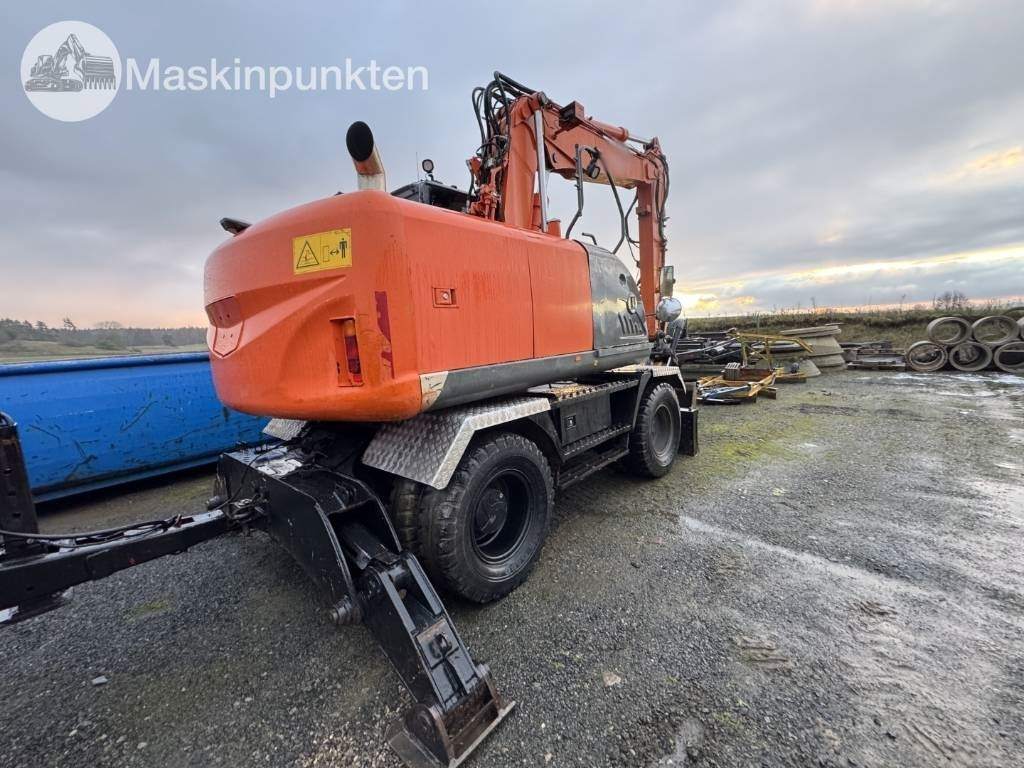 Hitachi ZX 140 W-3 Med vagn och redskap! - Wheel excavator: picture 3 Hitachi ZX 140 W-3 Med vagn och redskap! - Wheel excavator: picture 3