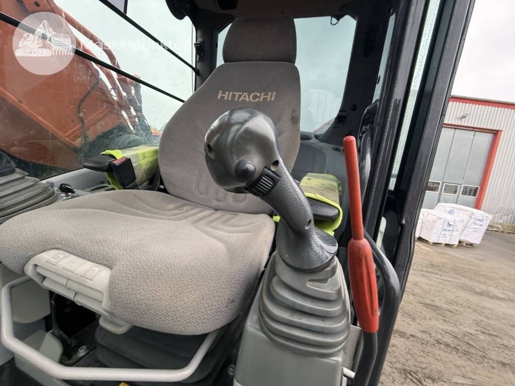 Crawler excavator Hitachi ZX 350 LC-5 B: picture 10