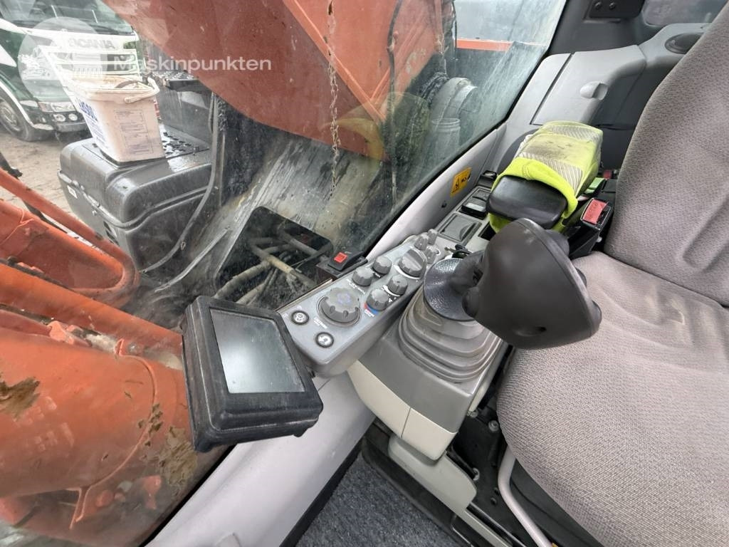 Crawler excavator Hitachi ZX 350 LC-5 B: picture 12