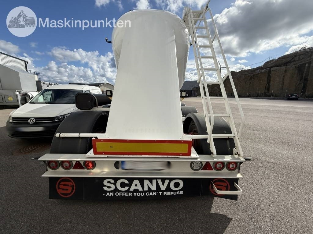 Interconsult Tanktrailer - Tank semi-trailer: picture 3 Interconsult Tanktrailer - Tank semi-trailer: picture 3