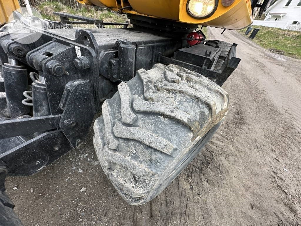 Wheel excavator JCB JS 145 W: picture 30