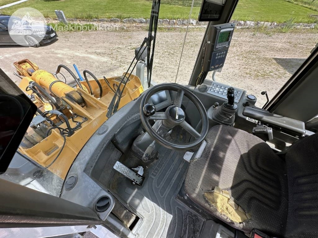 Wheel loader Liebherr L 544: picture 13