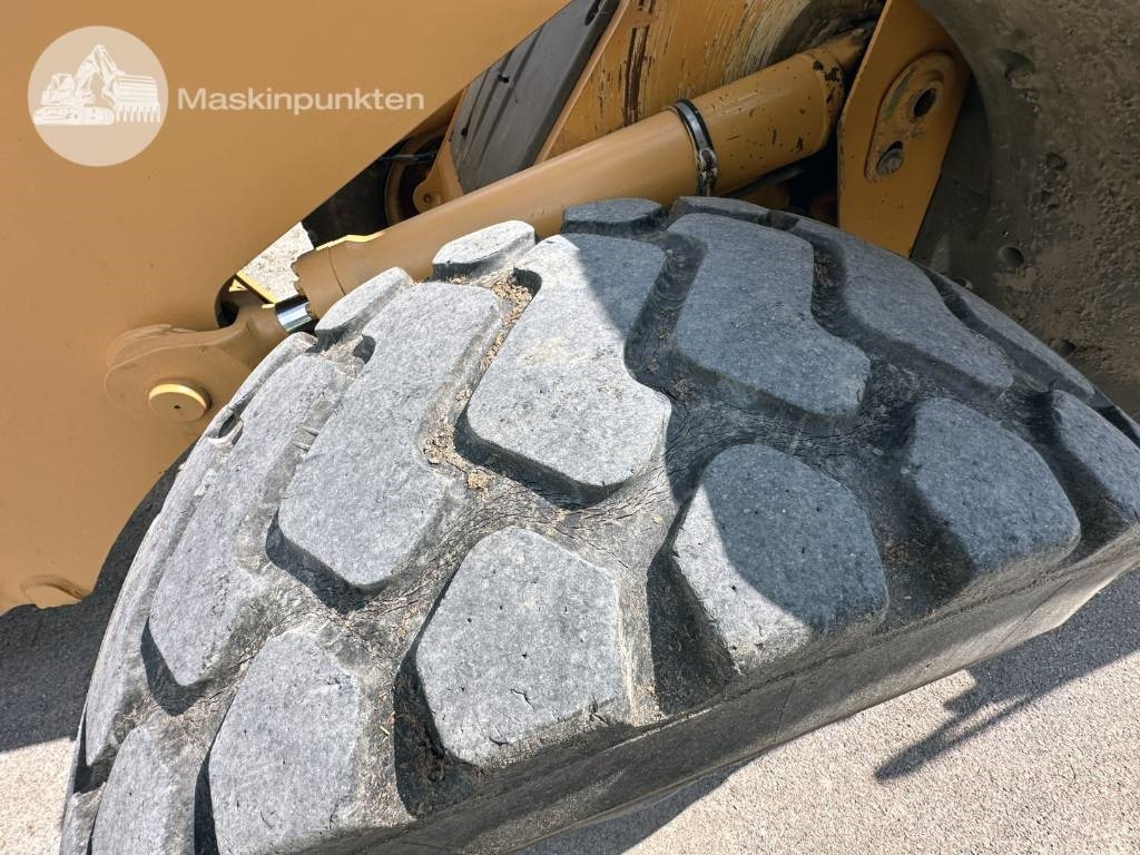 Wheel loader Liebherr L 544: picture 28
