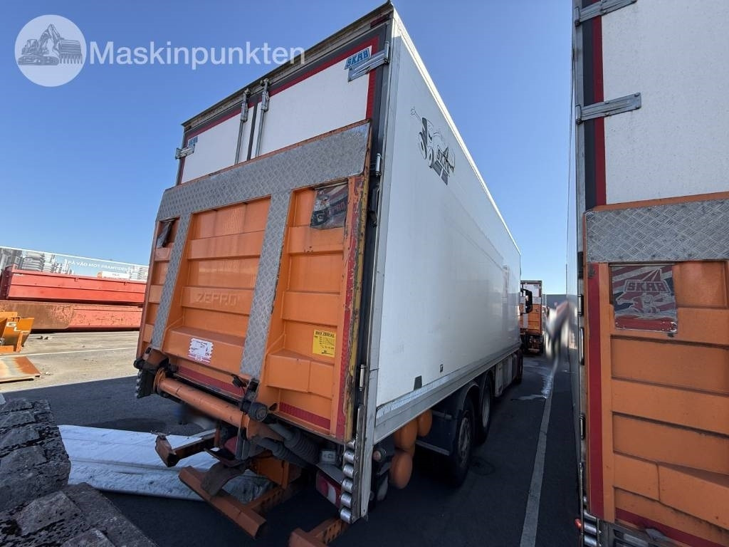 Mercedes-Benz Actros 2551 - Refrigerator truck: picture 4 Mercedes-Benz Actros 2551 - Refrigerator truck: picture 4