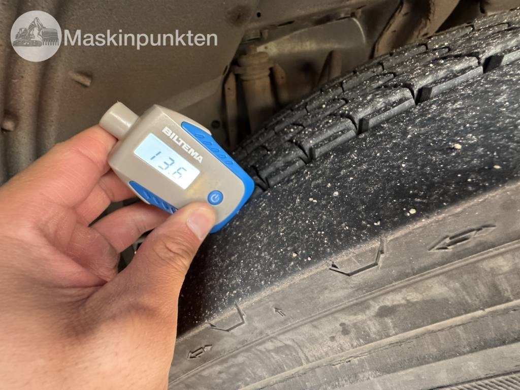 Scania P 320 - Box truck: picture 5 Scania P 320 - Box truck: picture 5