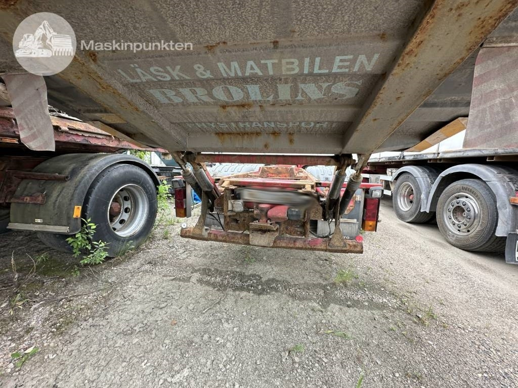 Scania R 124 LB - Container transporter/ Swap body truck: picture 5 Scania R 124 LB - Container transporter/ Swap body truck: picture 5