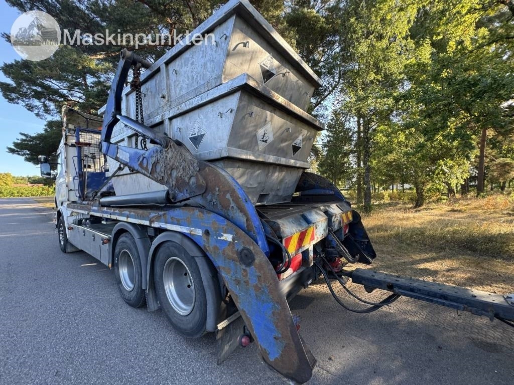 Scania R 560 LB  - Skip loader truck: picture 2 Scania R 560 LB  - Skip loader truck: picture 2