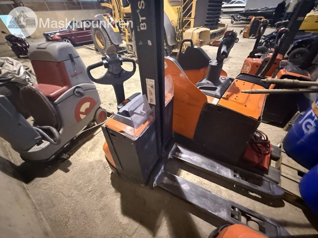 Toyota BT SWE 80 L - Electric forklift: picture 4 Toyota BT SWE 80 L - Electric forklift: picture 4