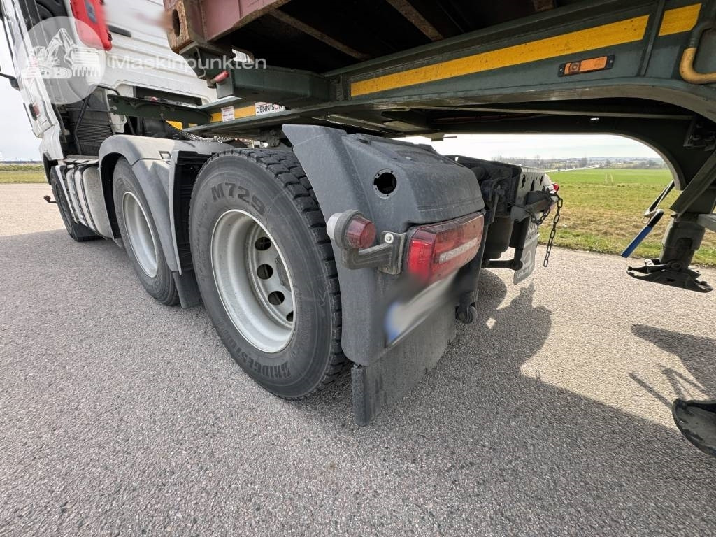 MAN TGX 28.500 - Tractor unit: picture 5 MAN TGX 28.500 - Tractor unit: picture 5