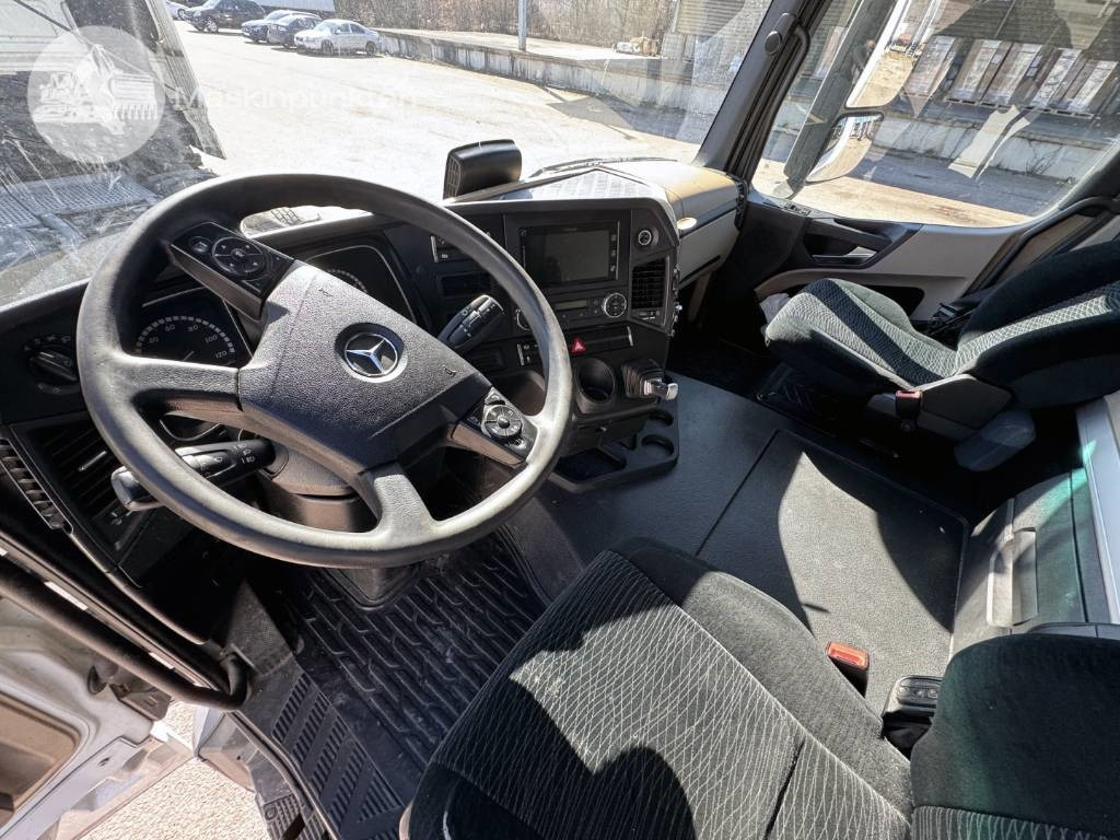 Tractor unit Mercedes-Benz Actros 1843: picture 39