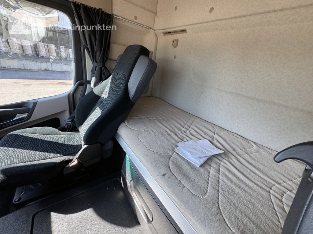 Tractor unit Mercedes-Benz Actros 1843: picture 46