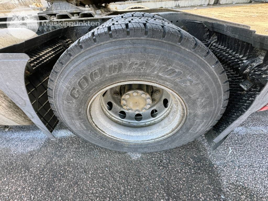 Tractor unit Mercedes-Benz Actros 1843: picture 14