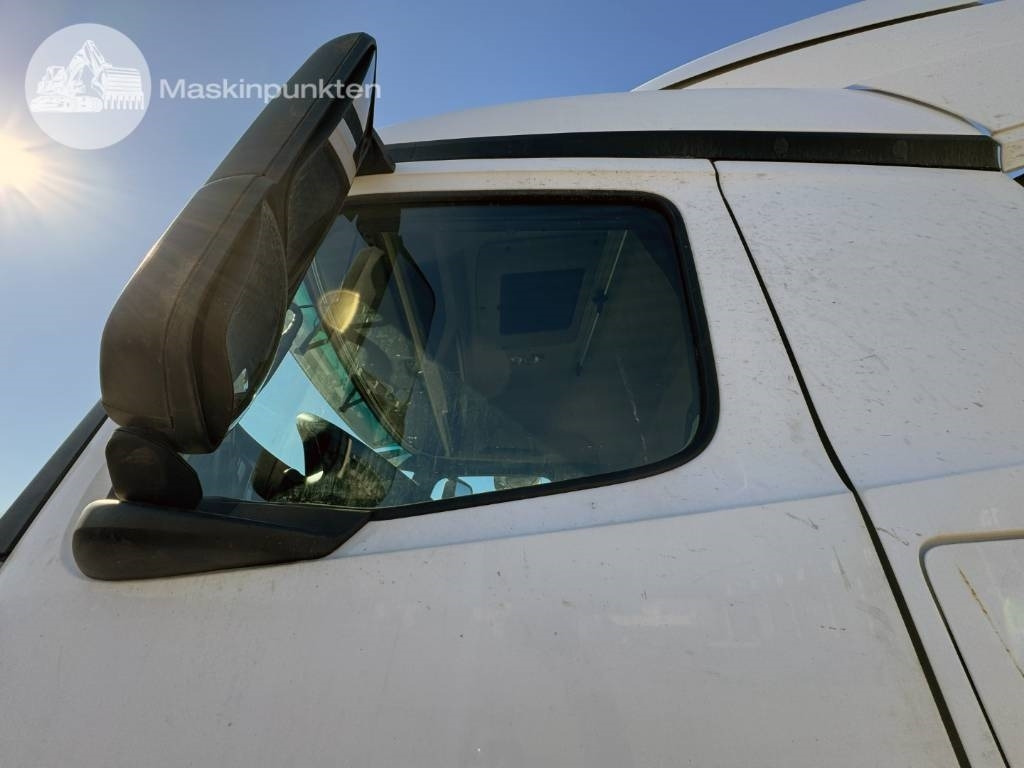 Tractor unit Mercedes-Benz Actros 1843: picture 27