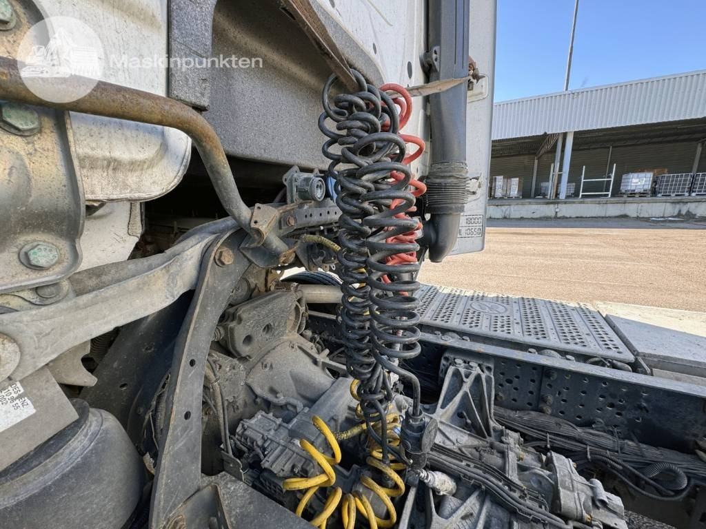 Tractor unit Mercedes-Benz Actros 1843: picture 28