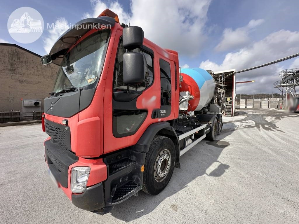 Volvo FE 320 - Concrete mixer truck: picture 3 Volvo FE 320 - Concrete mixer truck: picture 3