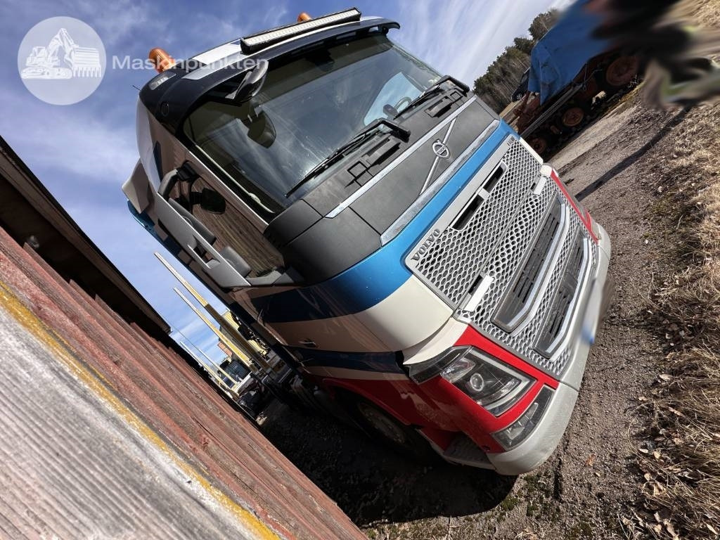 Volvo FH 16 660 - Timber truck: picture 4 Volvo FH 16 660 - Timber truck: picture 4