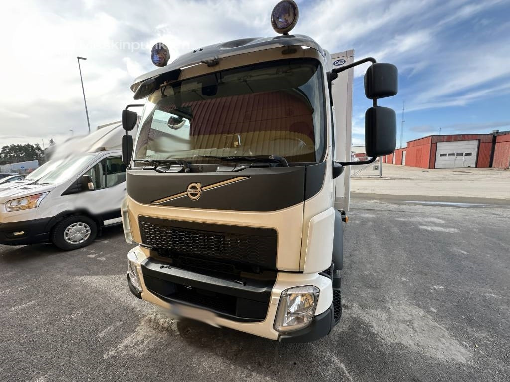 Volvo FL 210 - Box truck: picture 3 Volvo FL 210 - Box truck: picture 3