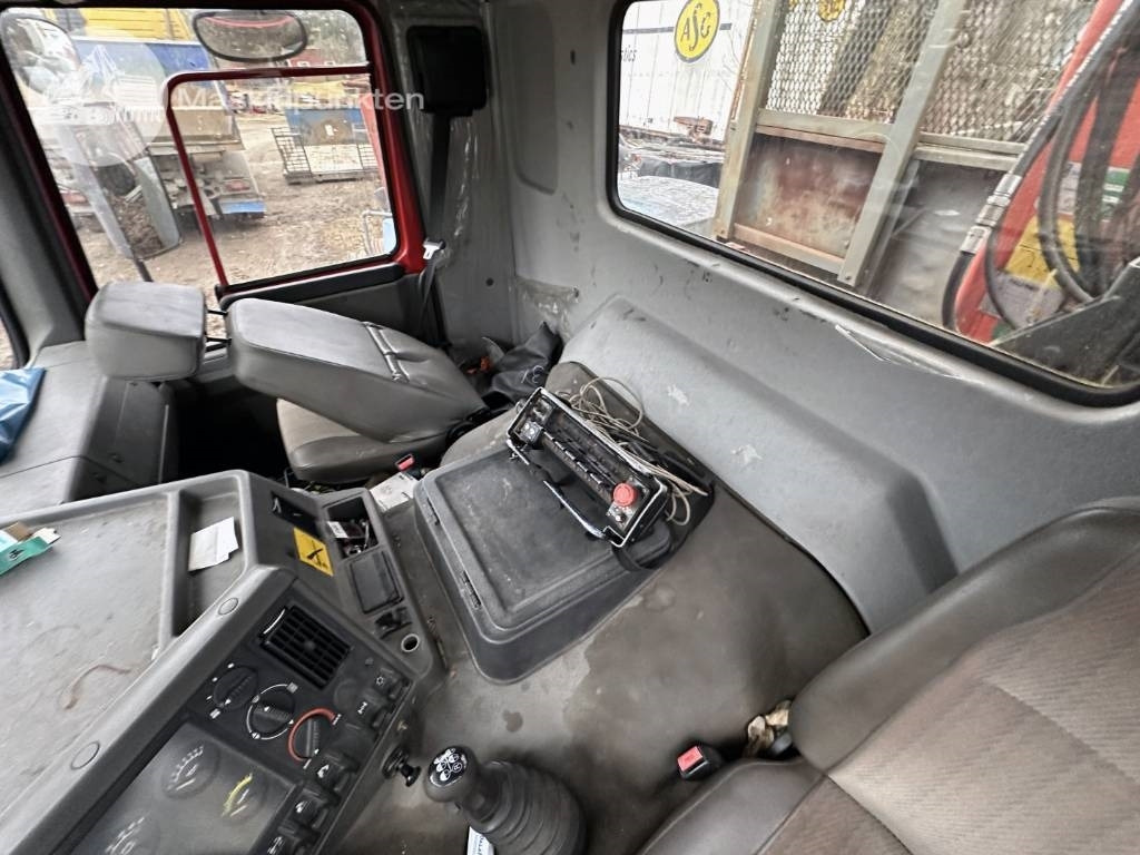 Crane truck Volvo FL7: picture 15