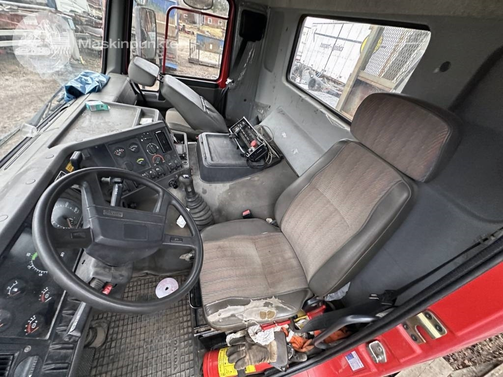 Crane truck Volvo FL7: picture 14