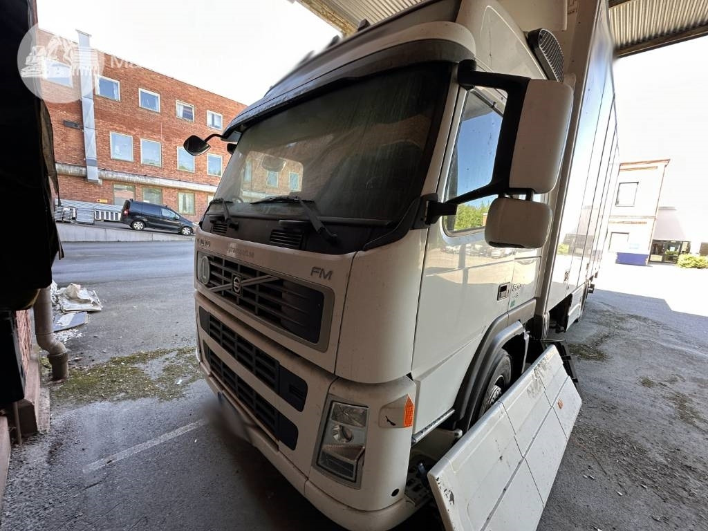 Volvo FM 300 - Box truck: picture 4 Volvo FM 300 - Box truck: picture 4