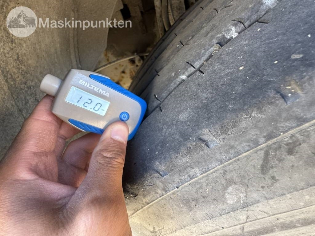 Concrete mixer truck Volvo FM 440: picture 6