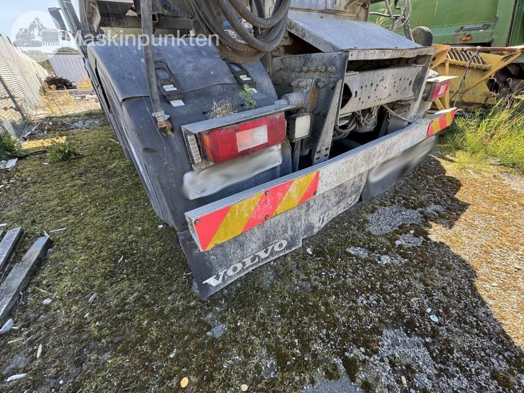 Concrete mixer truck Volvo FM 440: picture 15