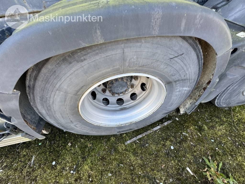 Concrete mixer truck Volvo FM 440: picture 10