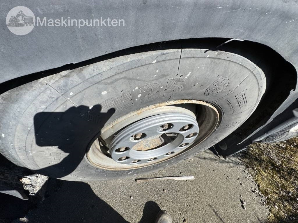 Concrete mixer truck Volvo FM 440: picture 18