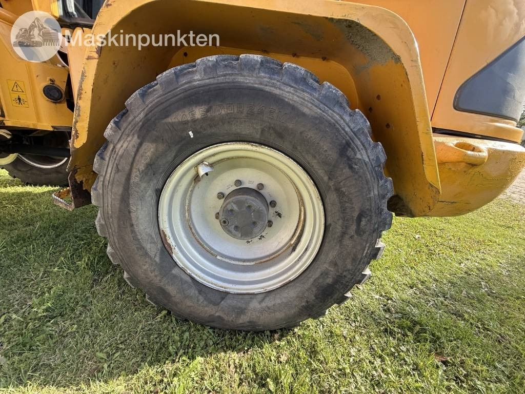 Wheel loader Volvo L 40 B: picture 11