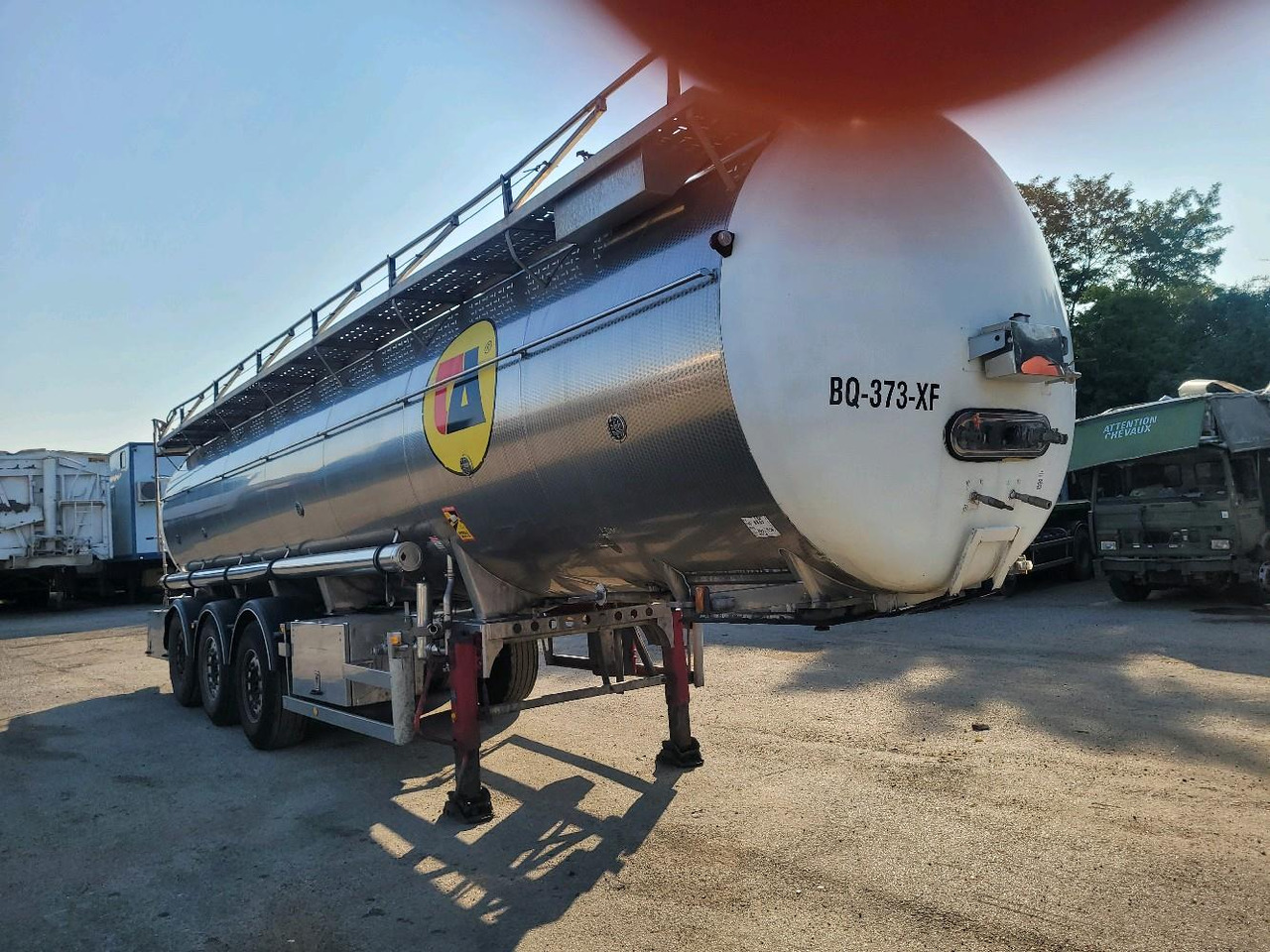 DIVERS SEMI CITERNE LAITI RE FX35DP - Milking equipment, Tank semi-trailer: picture 1 DIVERS SEMI CITERNE LAITI RE FX35DP - Milking equipment, Tank semi-trailer: picture 1