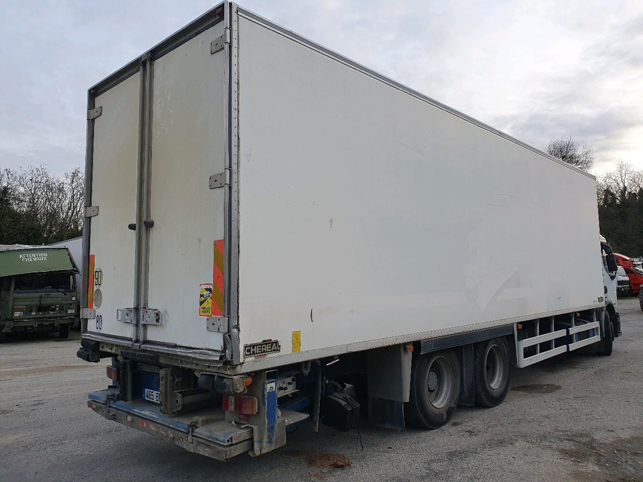 RENAULT PREMIUM - Refrigerator truck: picture 4 RENAULT PREMIUM - Refrigerator truck: picture 4