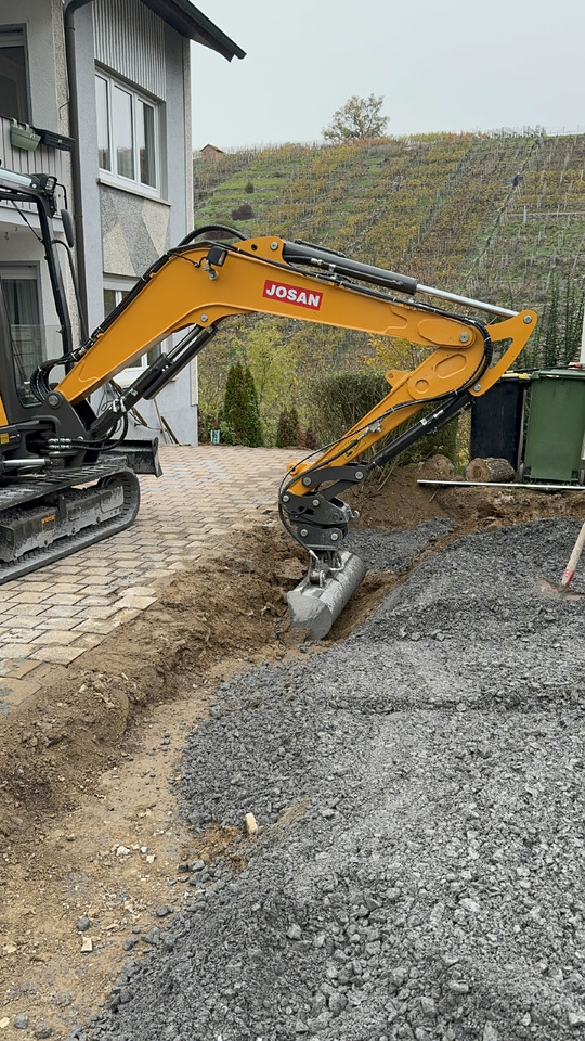 Josan B 4,0 - Mini excavator: picture 2 Josan B 4,0 - Mini excavator: picture 2