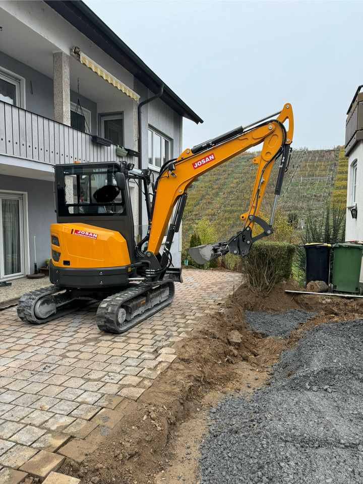 Josan B 4,0 - Mini excavator: picture 3 Josan B 4,0 - Mini excavator: picture 3