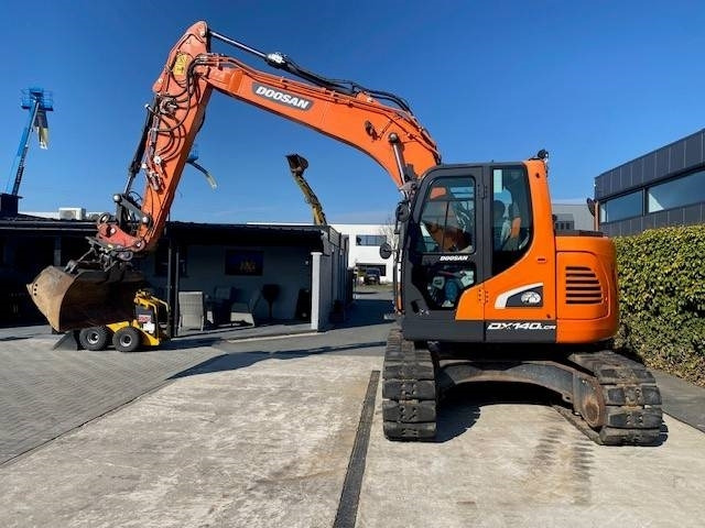 Crawler excavator Doosan DX140LCR-5: picture 10