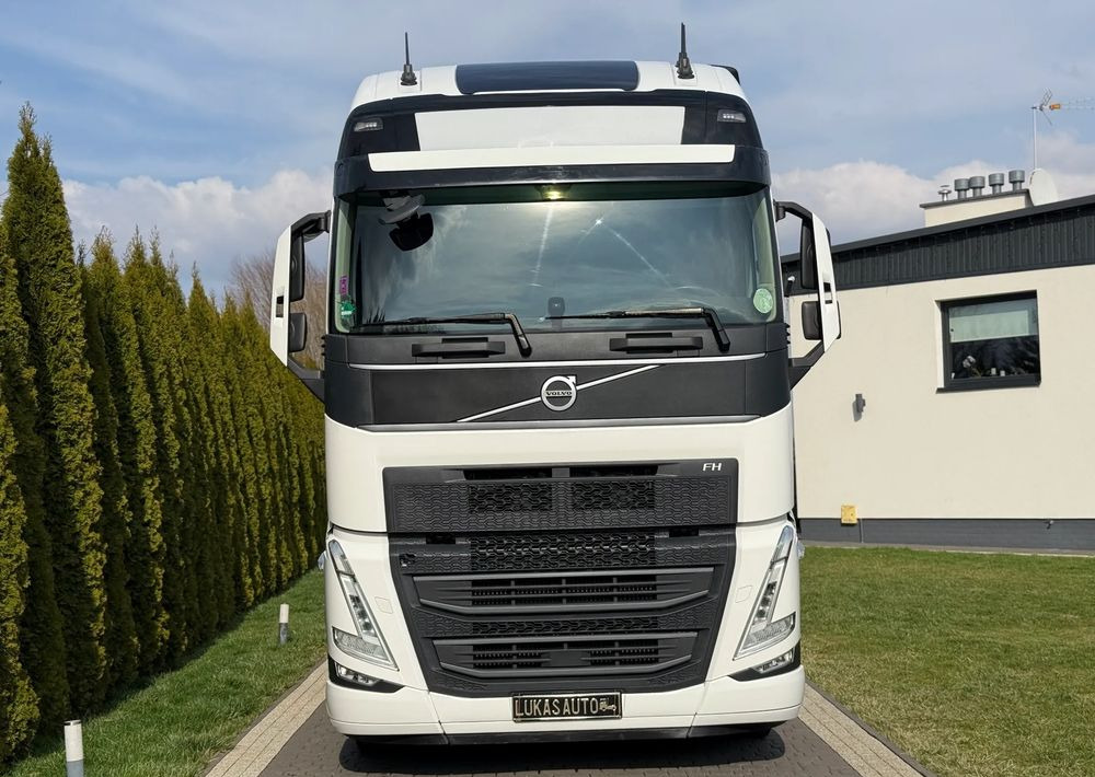Volvo FH 460 XL PARK COOL TV - Tractor unit: picture 3 Volvo FH 460 XL PARK COOL TV - Tractor unit: picture 3