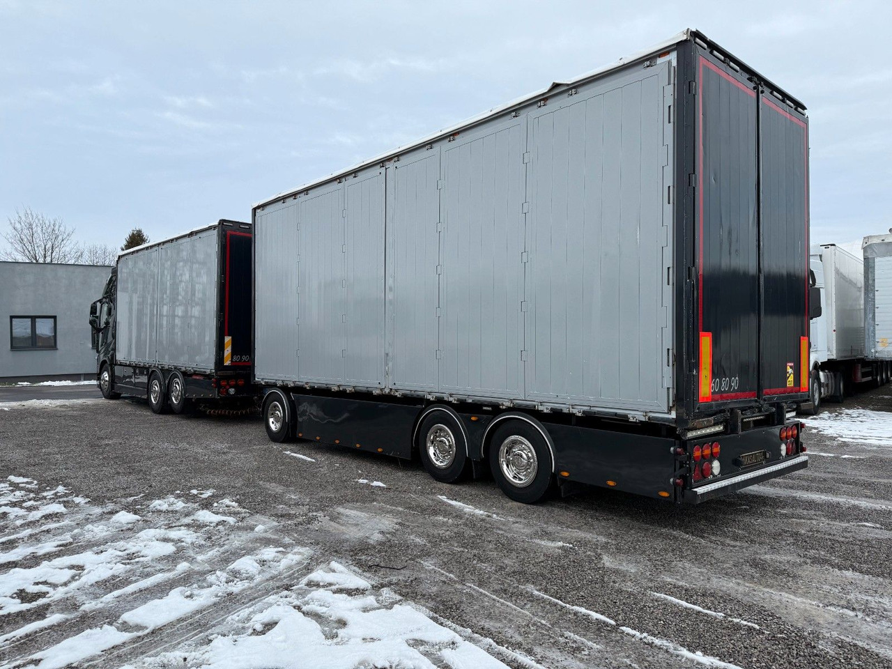 Volvo FH16 660 HP XL TANDEM 6x2 LIMITED EDITION - Curtainsider truck: picture 5 Volvo FH16 660 HP XL TANDEM 6x2 LIMITED EDITION - Curtainsider truck: picture 5