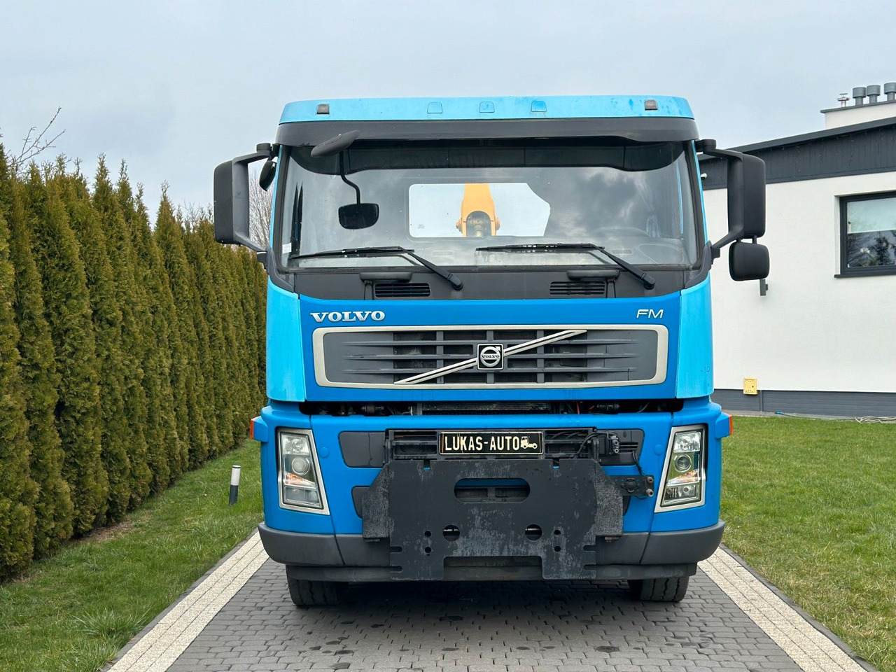 Volvo FM 400 MANUAL 6X4 ABROLLKIPPER - Hook lift truck: picture 2 Volvo FM 400 MANUAL 6X4 ABROLLKIPPER - Hook lift truck: picture 2