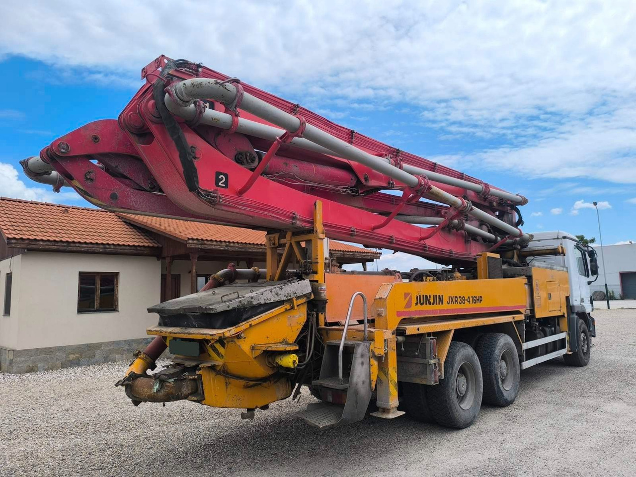 Concrete pump truck Mercedes-Benz ACTROS 3341 JUNJIN JXR 38-4: picture 7 Concrete pump truck Mercedes-Benz ACTROS 3341 JUNJIN JXR 38-4: picture 7