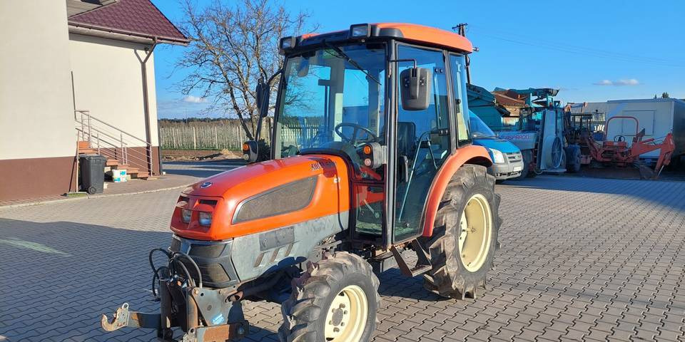 Kioti EX50 HST 50KM klimatyzacja przedni TUZ - Farm tractor: picture 2 Kioti EX50 HST 50KM klimatyzacja przedni TUZ - Farm tractor: picture 2
